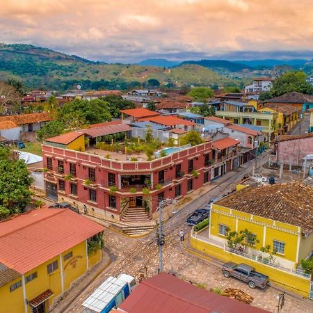 Hotel Acropolis Maya Copán エクステリア 写真
