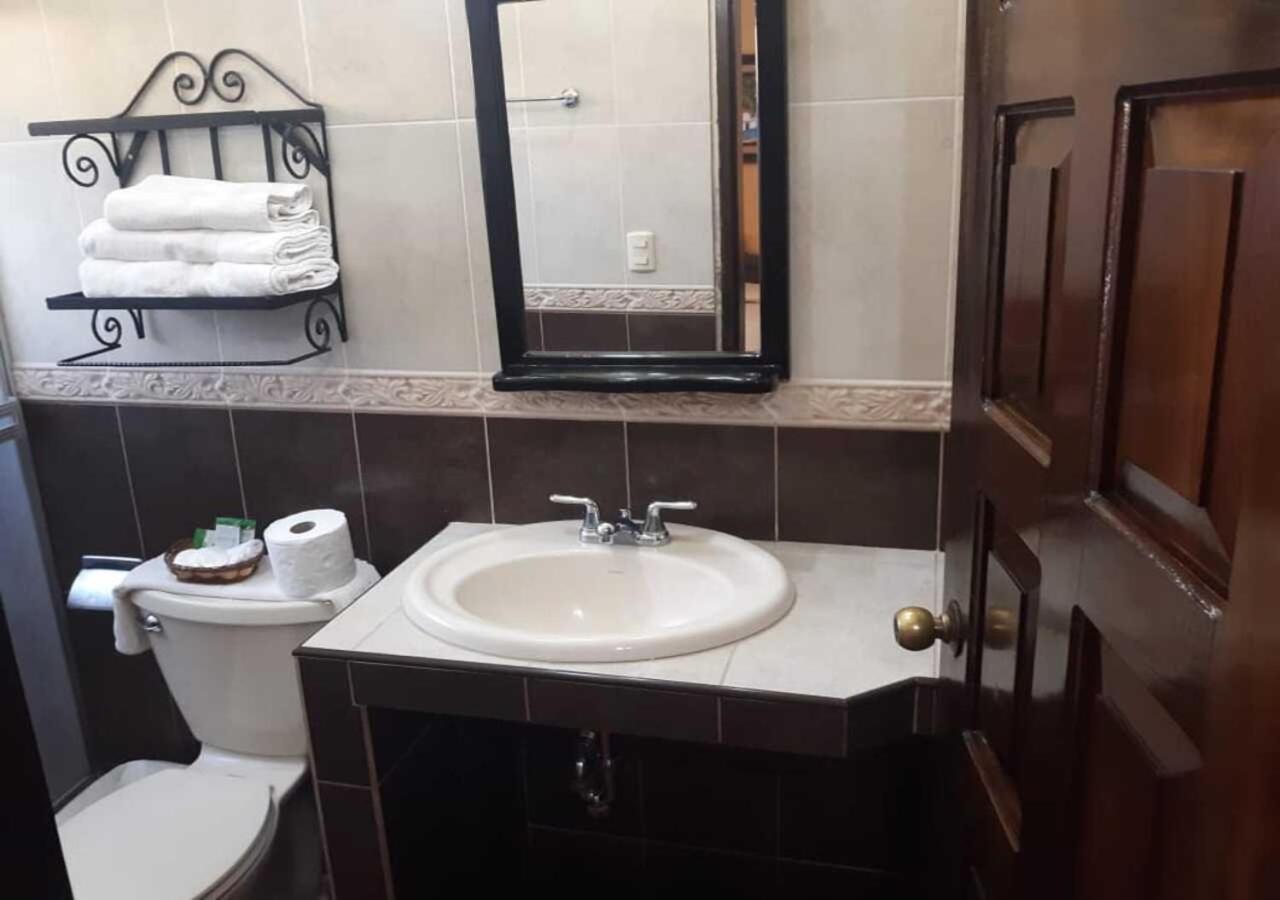 Hotel Acropolis Maya Copán エクステリア 写真