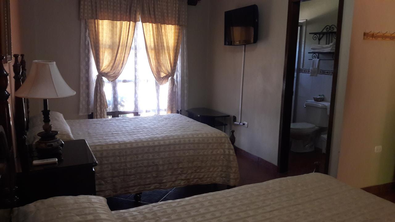 Hotel Acropolis Maya Copán エクステリア 写真
