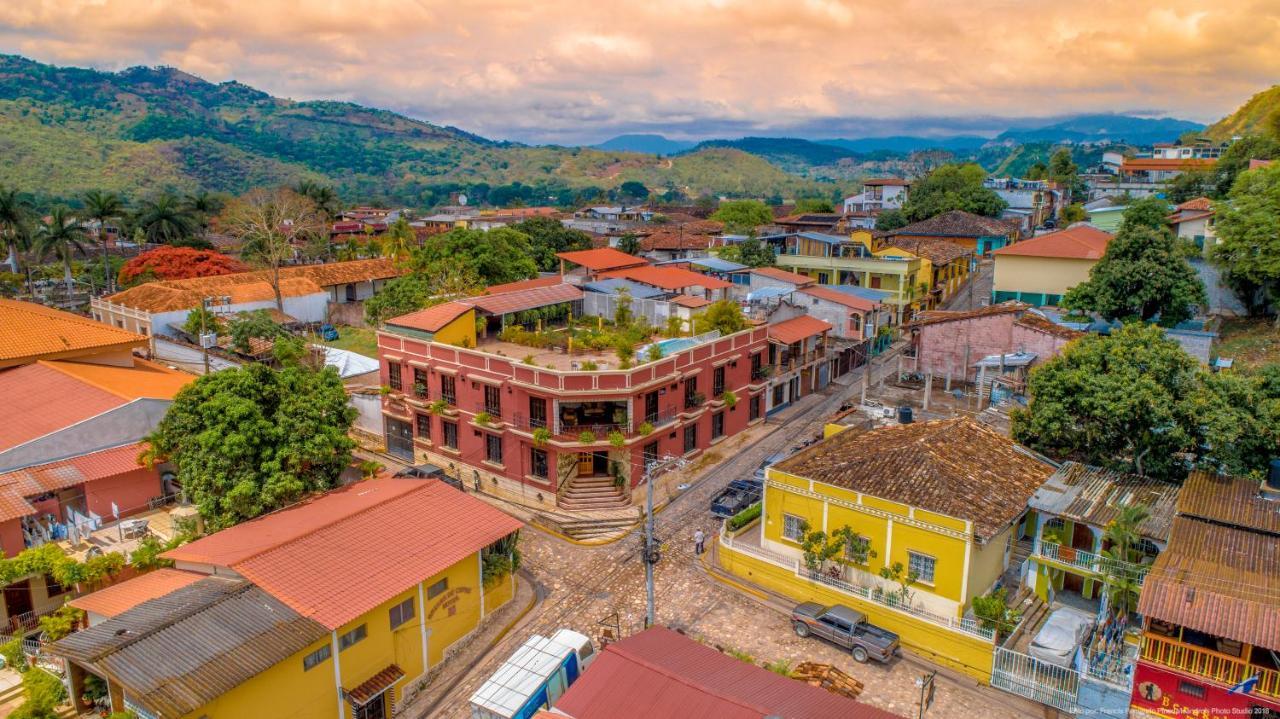 Hotel Acropolis Maya Copán エクステリア 写真